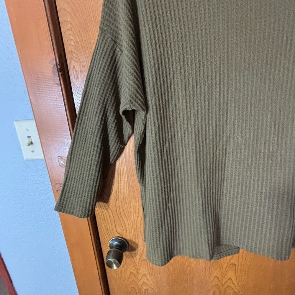 Green Cowl Neck Ribbed Sweater - Picture 10 of 12